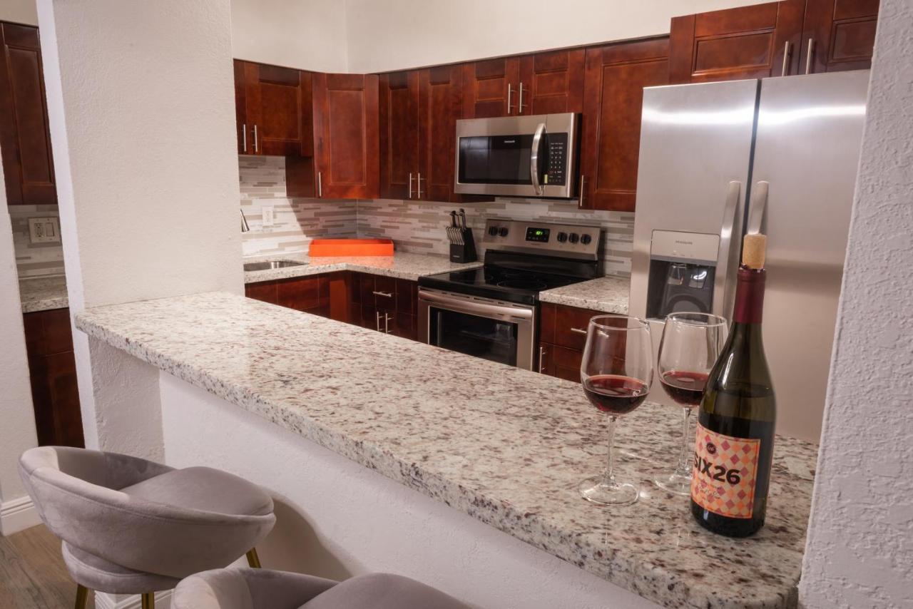 New Star Suite Two North Miami Beach Eksteriør billede